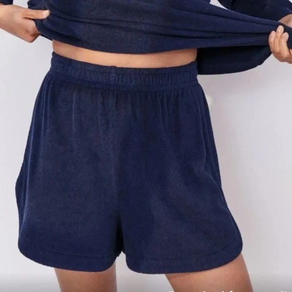 Lunya Women's XL Navy terry cloth Shorts nwt - Picture 2 of 6